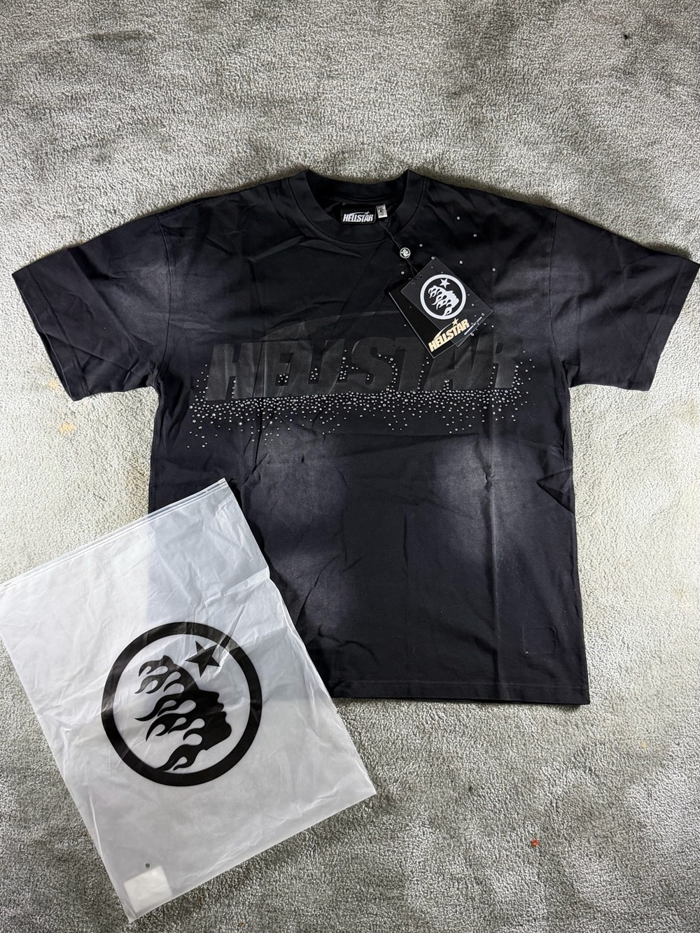 Heistyle Men's Black Short Sleeve Logo Tee with Subtle Stud Detail